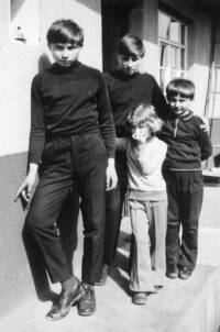 A Didics-fik s Nri 1975