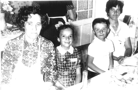 Deutsch Évi, gyerekek, Deutsch Teri.jpg