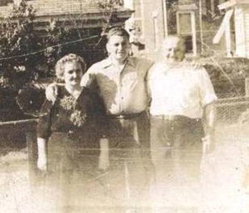 Hochvrt Lszl s felesge Amerikban, 1919-ben mentek ki, ott pkek lettek. 1946 msolata.JPG